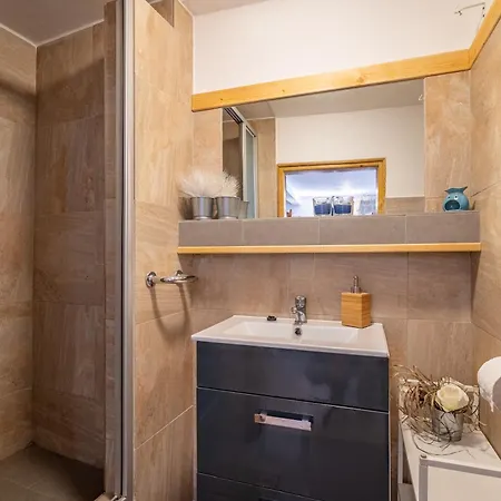 Karin Apartment Rovensko pod Troskami